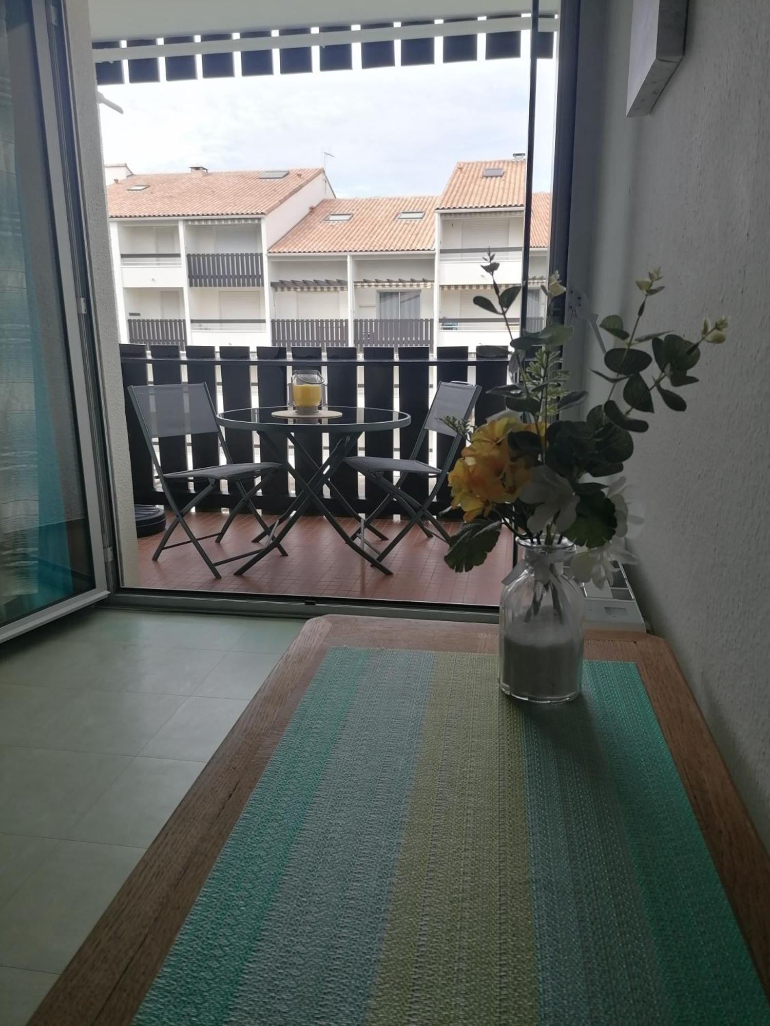 Апартаменты Agreable Studio Avec Terrasse A150M De La Plage Сен-Жорж-де-Дидон Экстерьер фото